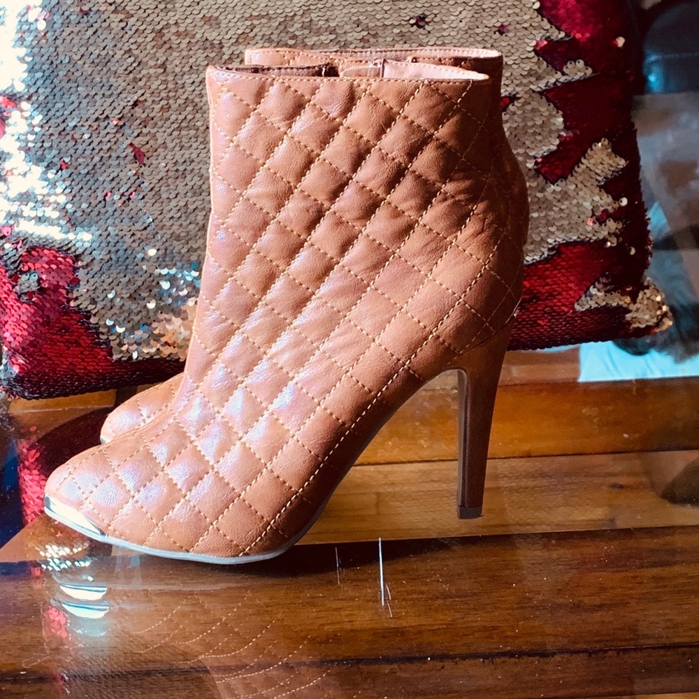 Quilted Camel Brown Booties size 7 1/2